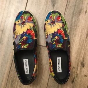 Steve Madden floral slip on shoes